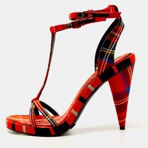 🌹 Burberry Red Novacheck Canvas Hans 110 T Strap Sandals Size 36. Brand New!